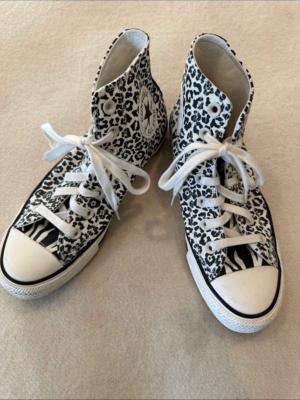 Converse Chuck Taylor Black & White  Cheetah Print High-Top Sneakers Sz 6.5
